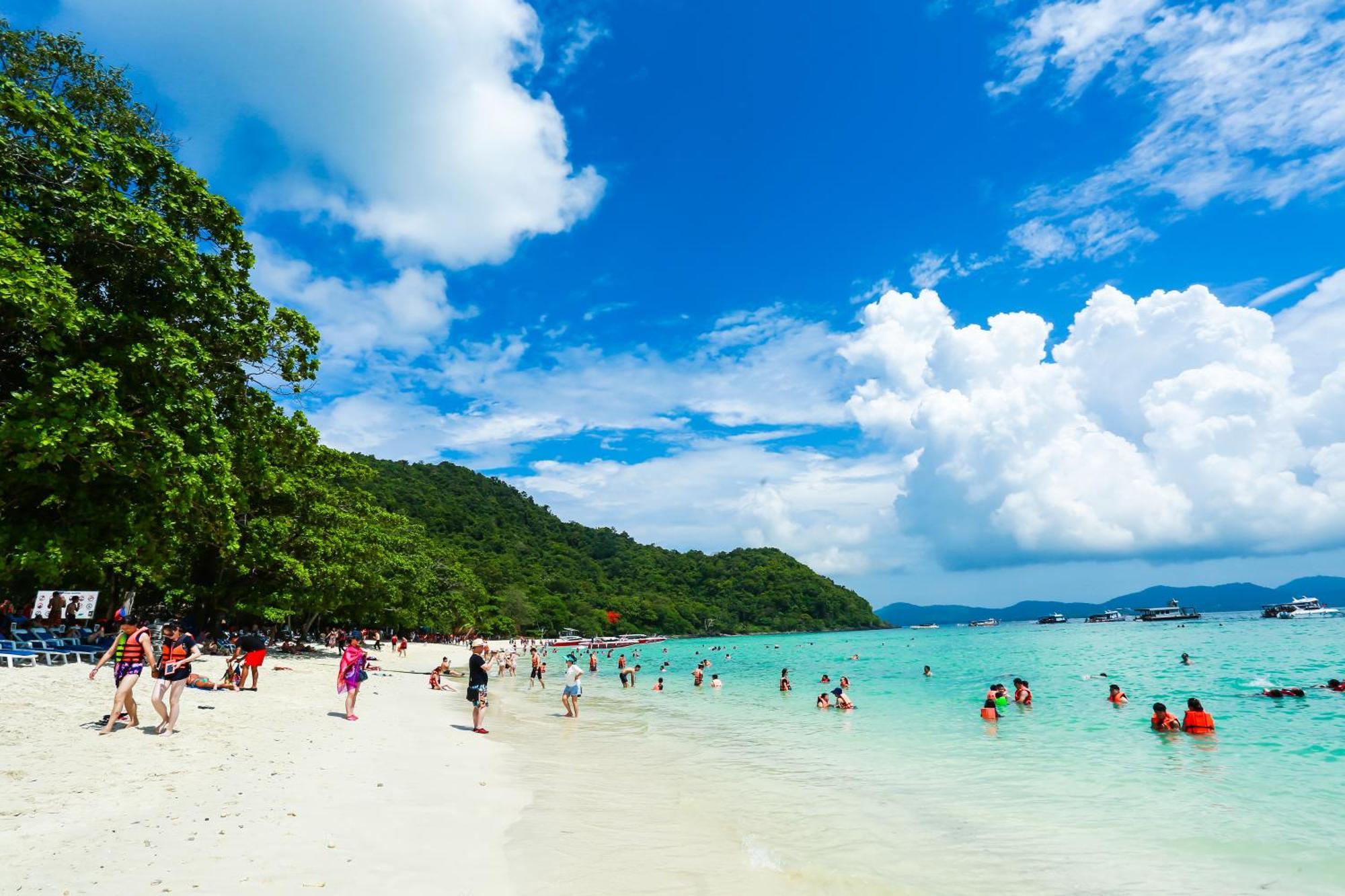 Kana Triple L Hotel Phuket普吉岛卡娜3L酒店 Patong Exterior foto