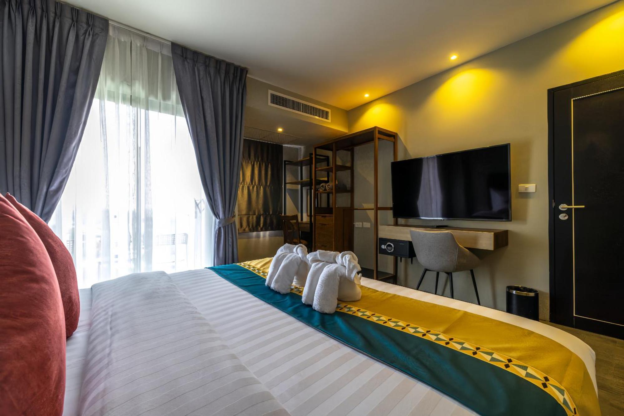Kana Triple L Hotel Phuket普吉岛卡娜3L酒店 Patong Exterior foto
