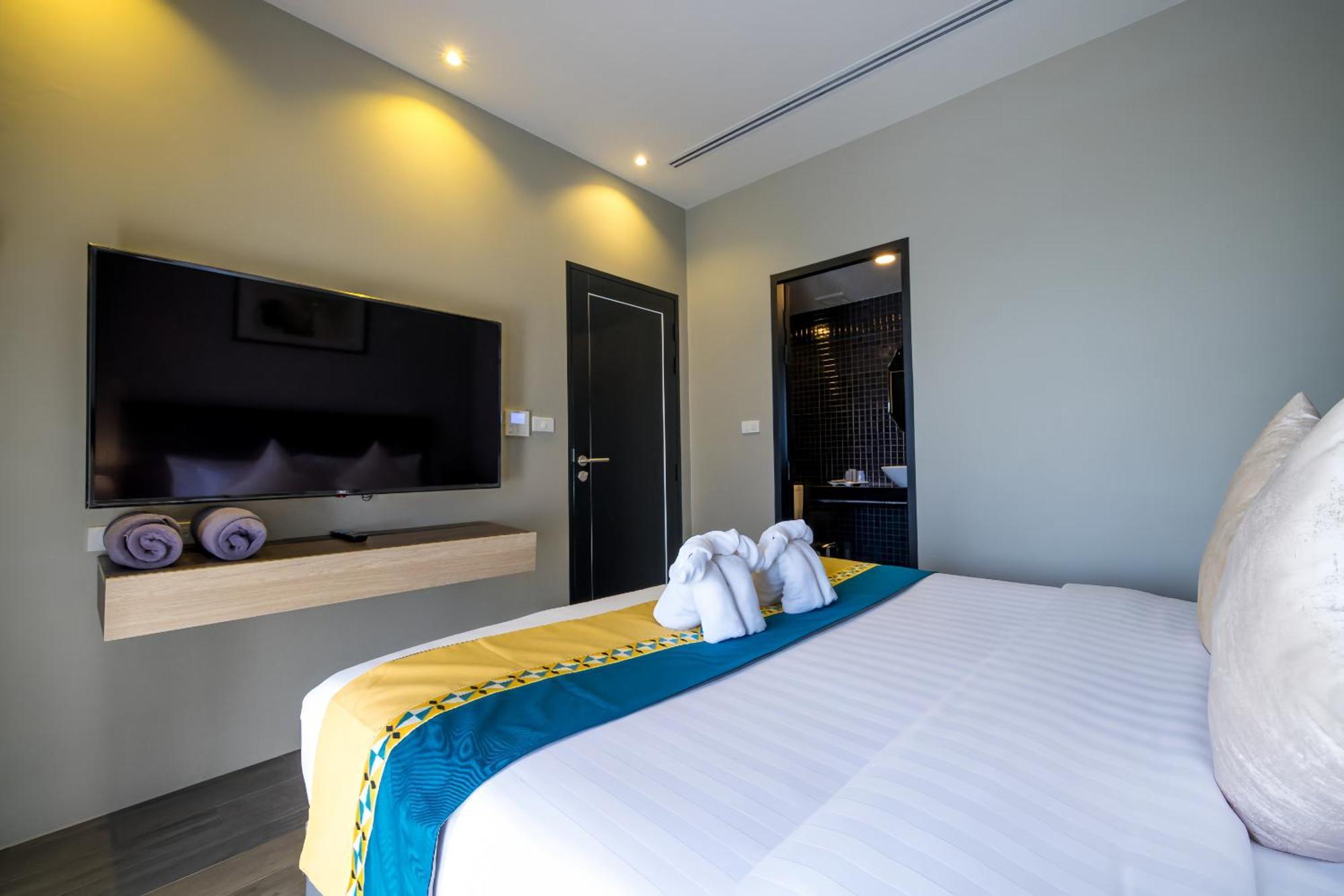 Kana Triple L Hotel Phuket普吉岛卡娜3L酒店 Patong Exterior foto